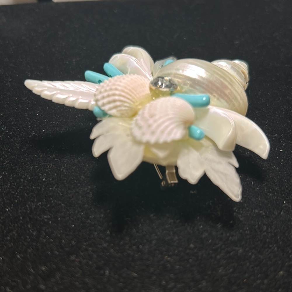 πSea Shell Broochπ - Picture 2 of 9